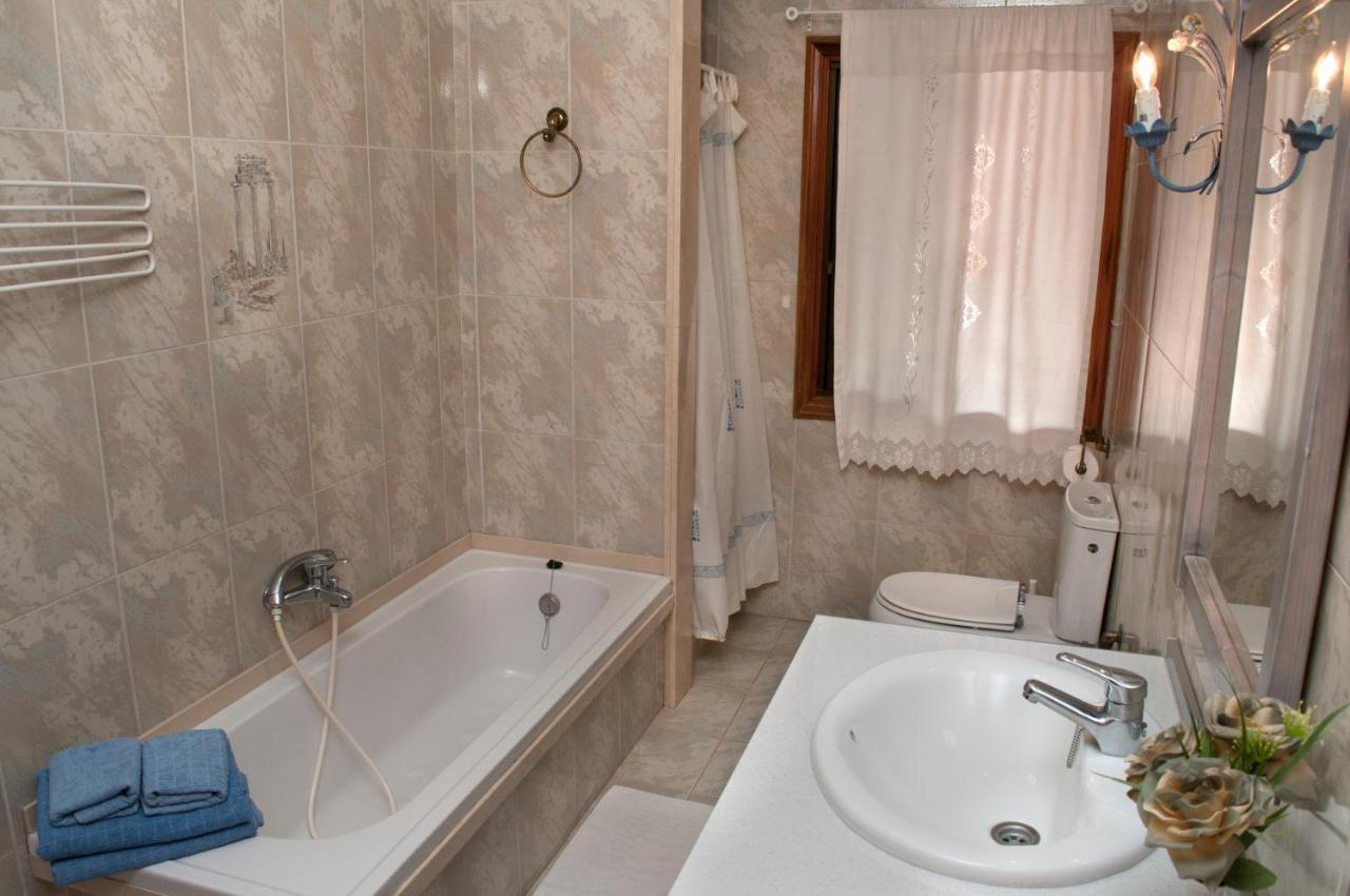 Vivienda Vacacional Floratere อาโรนา ภายนอก รูปภาพ