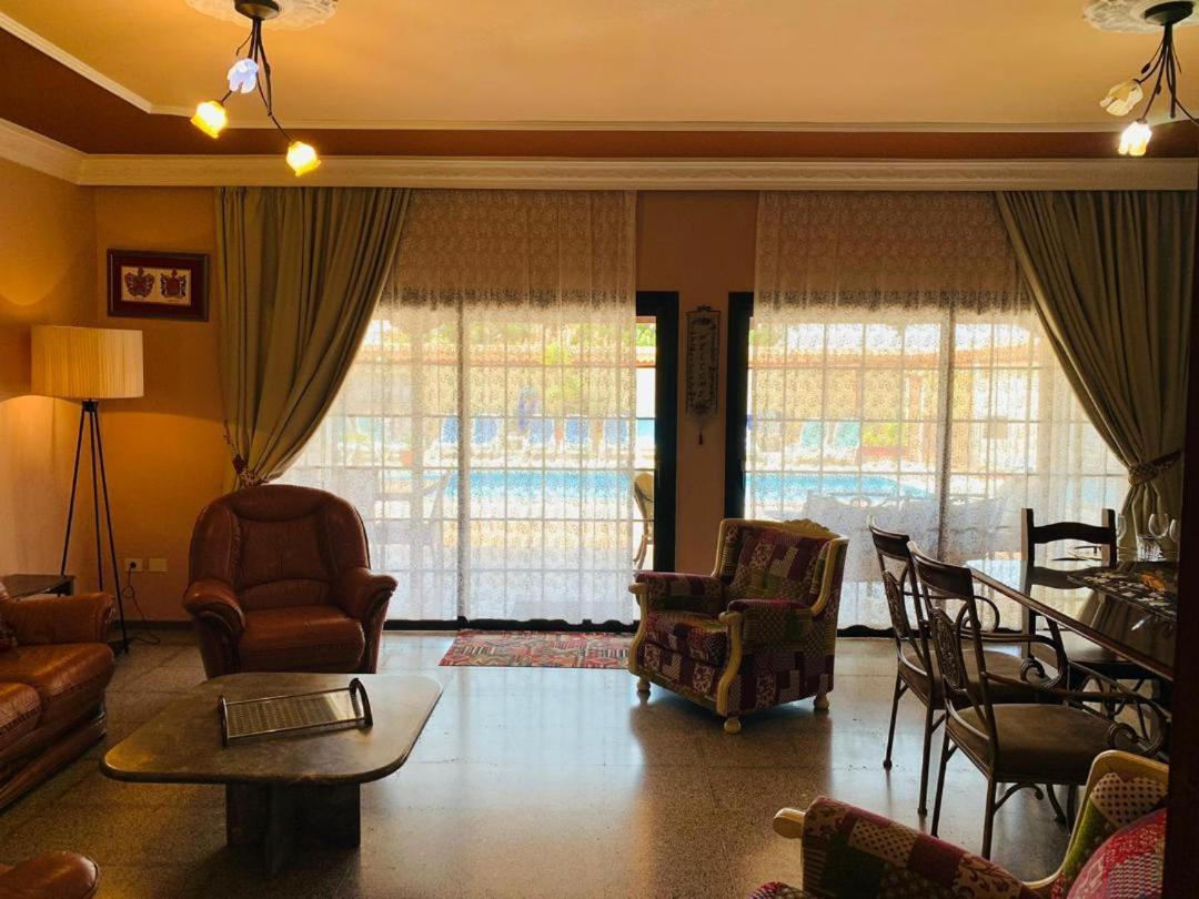 Vivienda Vacacional Floratere อาโรนา ภายนอก รูปภาพ