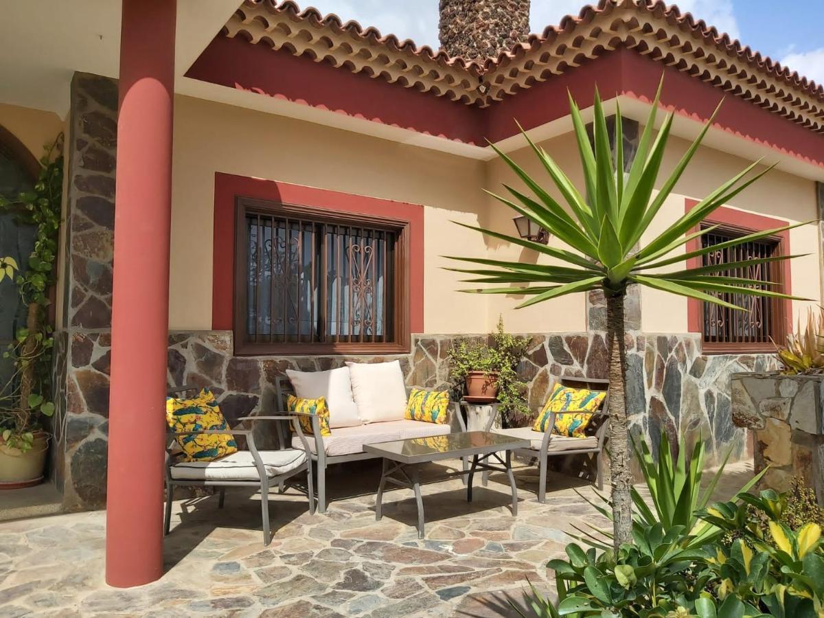 Vivienda Vacacional Floratere อาโรนา ภายนอก รูปภาพ
