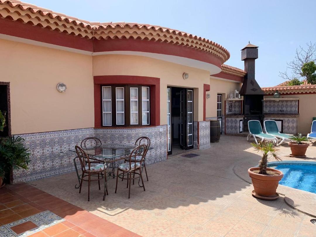Vivienda Vacacional Floratere อาโรนา ภายนอก รูปภาพ